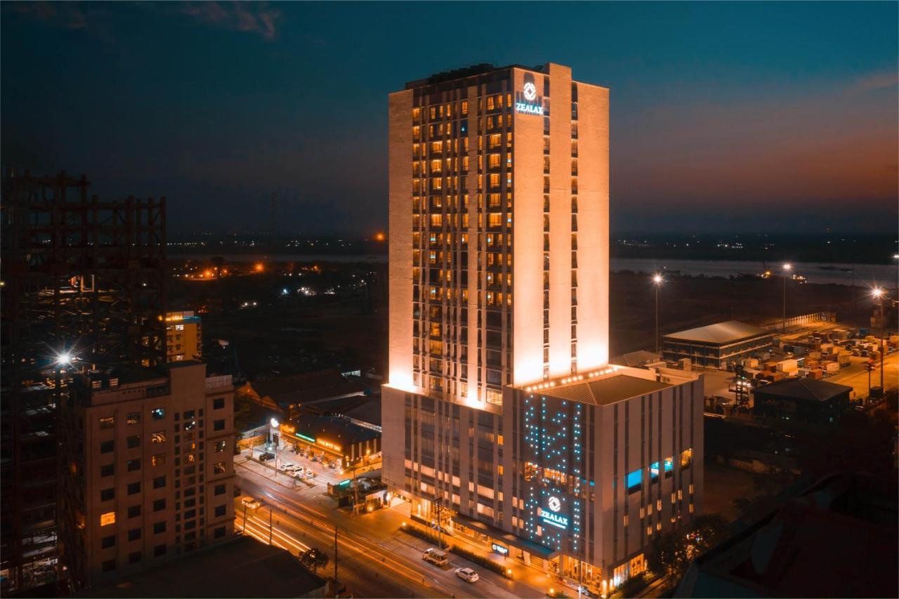 Zealax Hotel & Residence Yangon Esterno foto
