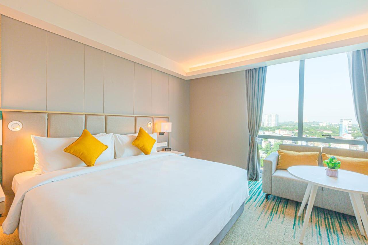 Zealax Hotel & Residence Yangon Esterno foto